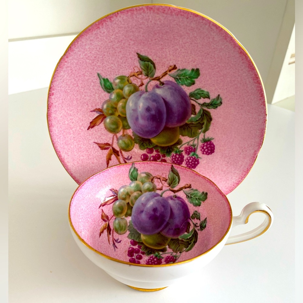 EUC Vtg Old Royal Fine Bone China Teacup and Saucer in Pink with Fruit Coffee